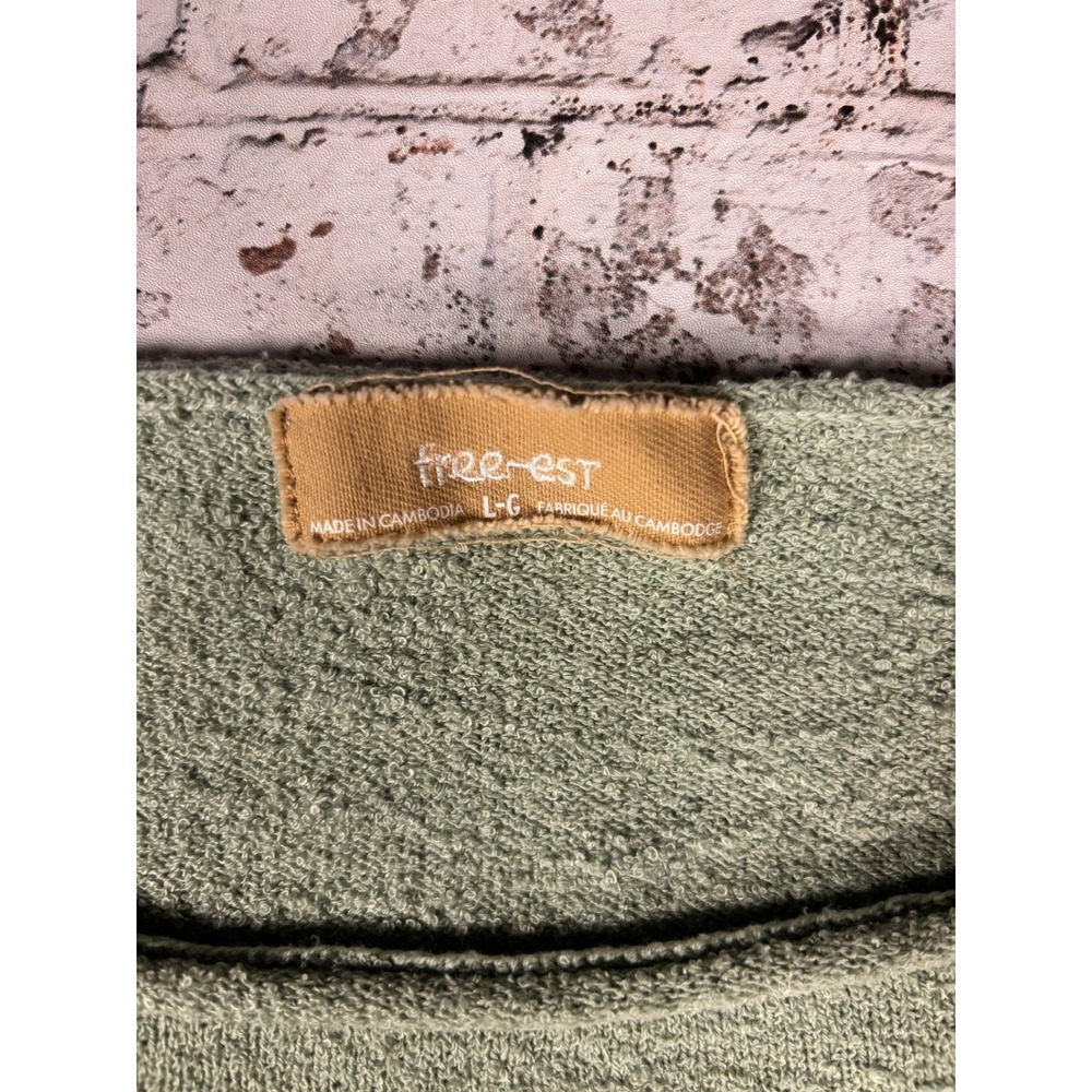 Free People Free-est Sage Green Textured Lettuce Edge Knit Top Large OB1628163 - Picture 3 of 4